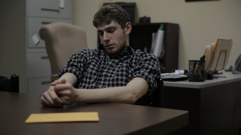 Justin Fitzhugh being questioned. – Bild: Discovery Communications /​ Discovery Networks Benelux /​ For Show Promotion Only