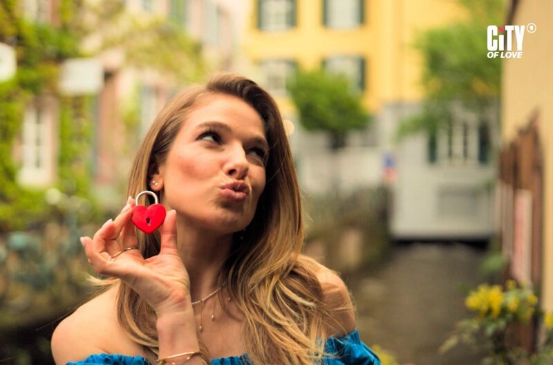 City of Love Lola Weippert ist als Liebes-Amor für „City of Love“ unterwegs. – Bild: SWR
