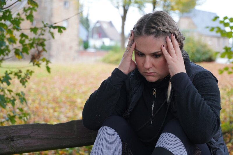Ann-Kristin wurde vergewaltigt. Der Täter wurde verurteilt, hat sich jedoch ins Ausland abgesetzt. – Bild: ZDF
