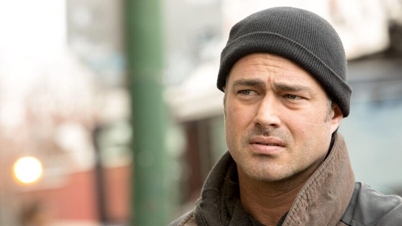 Kelly Severide (Taylor Kinney) +++ Die Verwendung des sendungsbezogenen Materials ist nur mit dem Hinweis und Verlinkung auf RTL+ gestattet. – Bild: RTL /​ 2019 OPEN 4 BUSINESS PRODUCTIONS LLC.