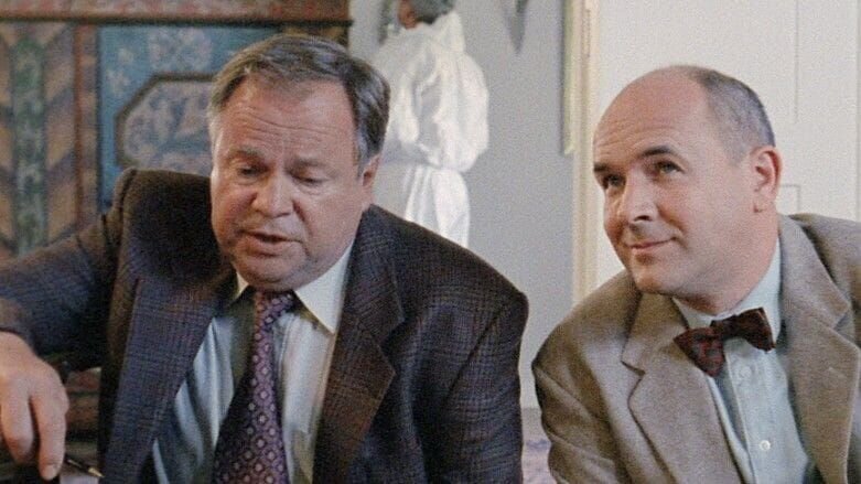 Kriminalhauptkommissar Stefan Kehler (Wolfgang Bathke, l.) und Gerichtsmediziner Dr. Duhler (Klaus Schindler) – Bild: RTL