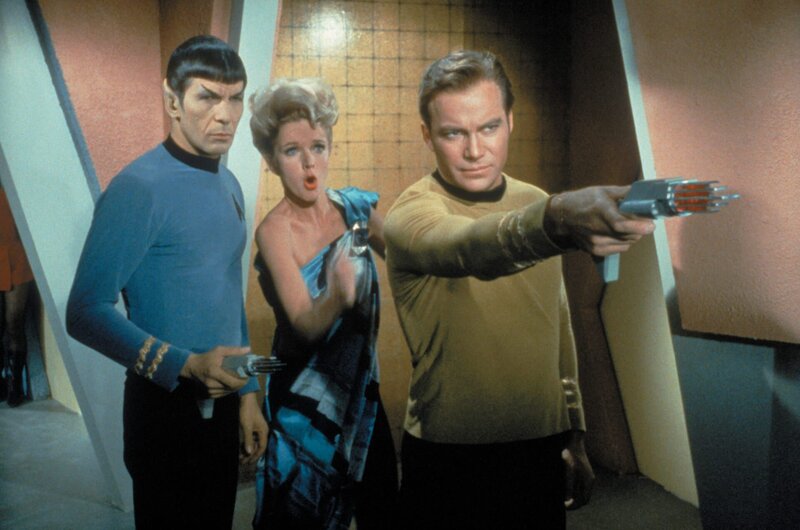 Star Trek TOS, Raumschiff Enterprise, Captain Kirk und Spock. – Bild: AXN Sci-fi