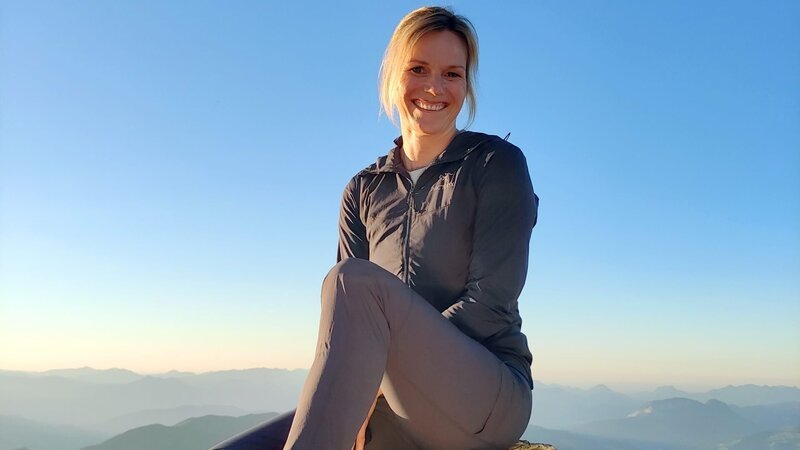 Sonnenuntergang am Schafsiedel, Marlies Raich. – Bild: ORF/Toni Silberberger Sonnenuntergang am Schafsiedel, Marlies Raich. – Bild: ORF/Toni Silberberger