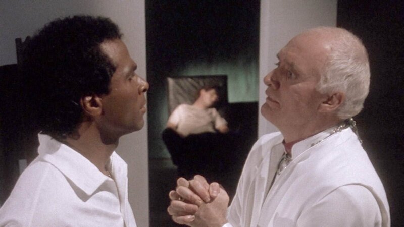 Schuldnerberater Peter Zwegat hilft Familien aus der Schuldenfalle. – Bild: TVNOW