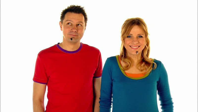 Tanja und André verscheuchen Fliegen mit ihrem Atem. – Bild: WDR