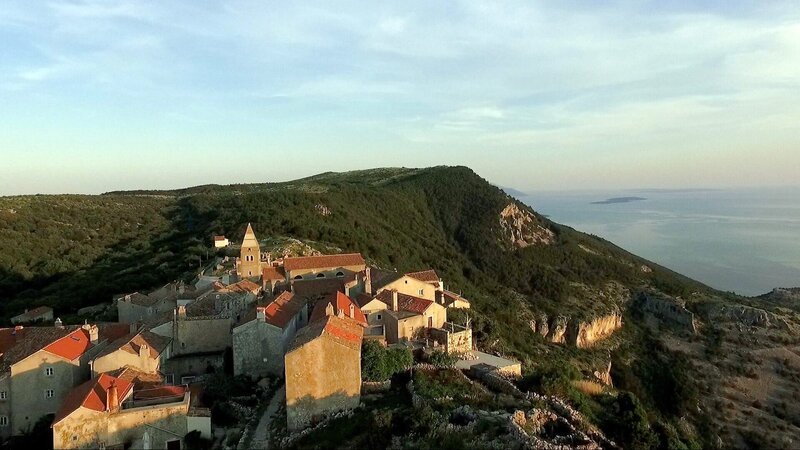 Lubenice im Abendlicht. – Bild: ORF/​GS FILM/​Gernot Stadler