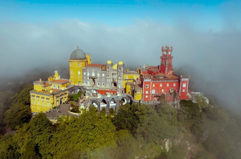Der Palácio Nacional da Pena im Nebelmeer – Bild: Kinescope Film/Frederik Klose-Gerlich Der Palácio Nacional da Pena im Nebelmeer – Bild: Kinescope Film/Frederik Klose-Gerlich