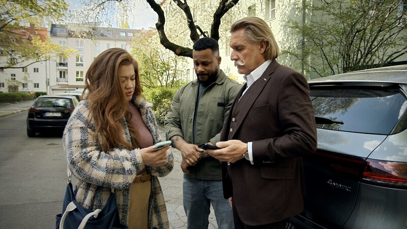 (v.l.n.r.) Sarah Grüner; Ben Handke; Ingo Lenßen – Bild: SAT.1