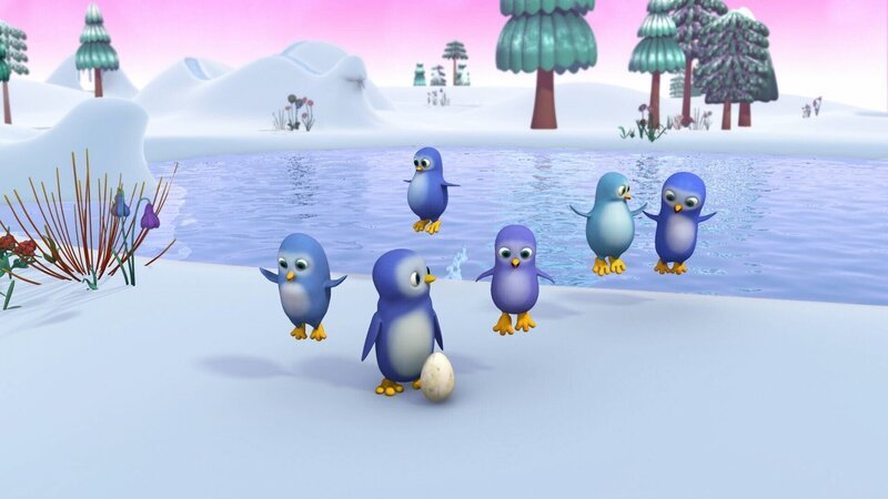 Wissper – Wo ist Pinguin Paula? – Während die Pinguin-Dame Paula mit ein paar anderen Pinguinen fischen gegangen ist, hat Pinguin Pablo inzwischen auf das gemeinsame Ei aufgepasst. Doch weil Paula als einzige nicht zurückkommt, macht sich ihr Partner große Sorgen. Wissper passt nun auf das Ei auf, während Pablo Paula suchen geht. Doch dann braucht auch ihre Eulenfreundin Peggy Hilfe. Wissper muss dringend jemand finden, der auf das Ei aufpassen kann. – Bild: ORF/​STUDIO 100 MEDIA