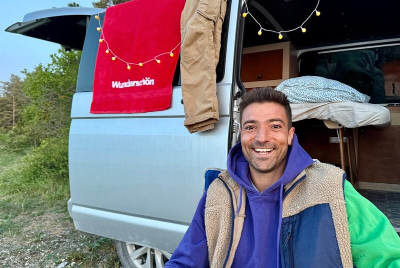 Ein spannender Roadtrip durch Estland im Nordosten Europas mit Ramon Babazadeh – voller Abenteuer und überraschender Begegnungen. – Bild: WDR/​Bavaria Entertainment GmbH