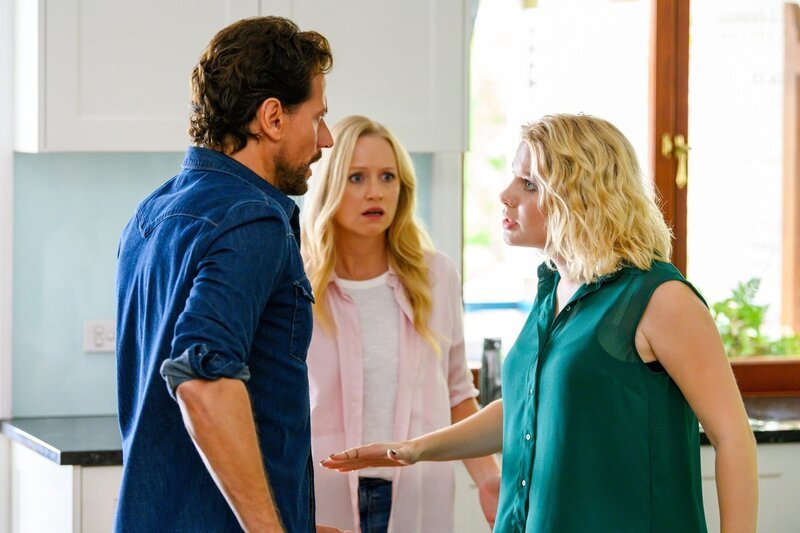 (v.li.): Ioan Gruffudd (Dr. Daniel Harrow), Anna Lisa Phillips (Stephanie Tolson), Ella Newton (Fern Harrow). – Bild: ORF/​Disney/​ABC/​Scott Belzner