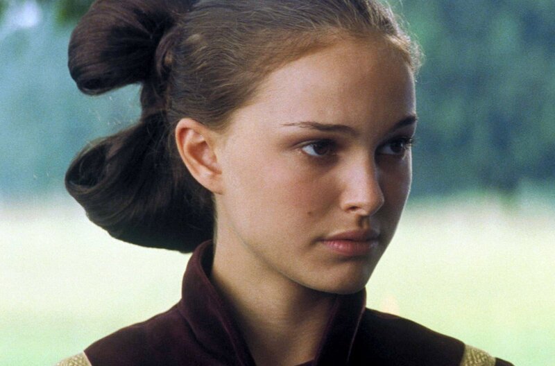 In George Lucas’ Film „Star Wars: Episode I – Die dunkle Bedrohung“ spielt Natalie Portman die Königin Amidala. – Bild: arte