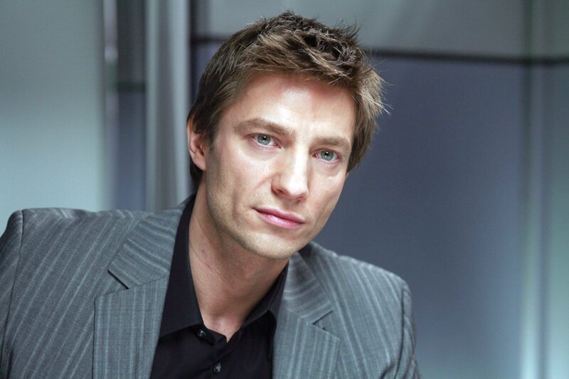 Ein Hamburger in Rosenheim: der neue Rosenheim-Cop Sven Hansen (Igor Jeftic). – Bild: ORF 2