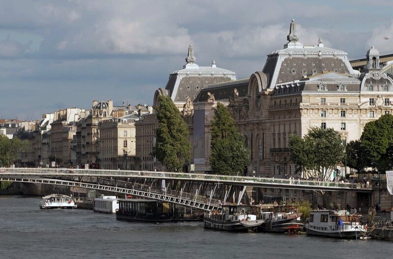 Der Fotograf Frank Horvat lebte ab Ende der 1950er Jahre in Paris und fing Alltagsmomente ein. Später spezialisierte er sich auf Modefotografie. – Bild: Elephant Doc