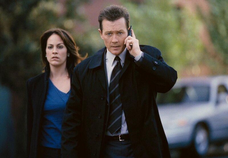 Monica Reyes (Annabeth Gish) und John Doggett (Robert Patrick) – Bild: Twentieth Century Fox Film Corporation