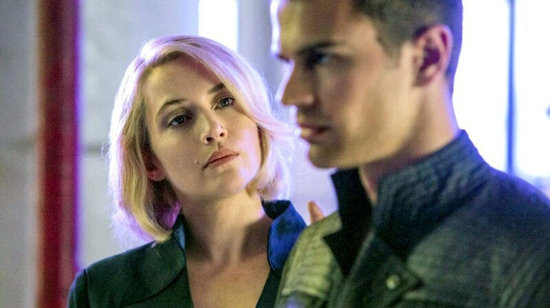 Jeanine Matthews (Kate Winslet) und Four (Theo James)Jeanine Matthews (Kate Winslet) und Four (Theo James) – Bild: RTL II