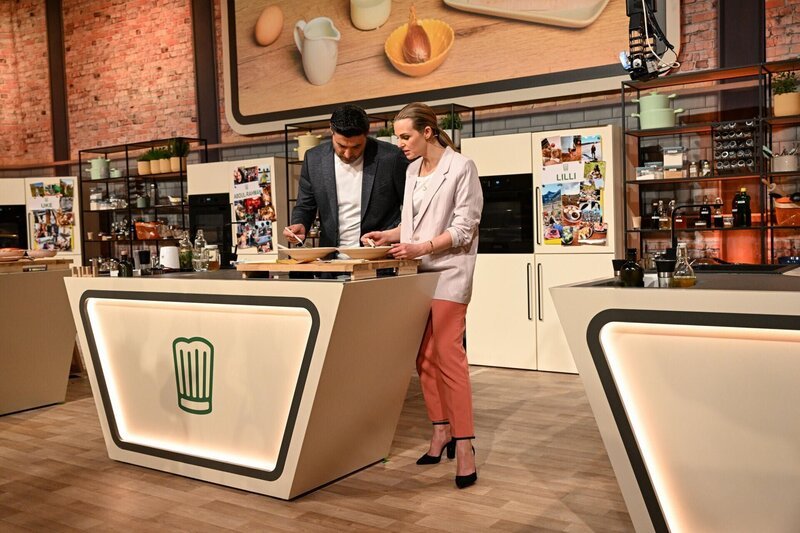 Sükrü Pelivan, Annika Lau – Bild: RTL