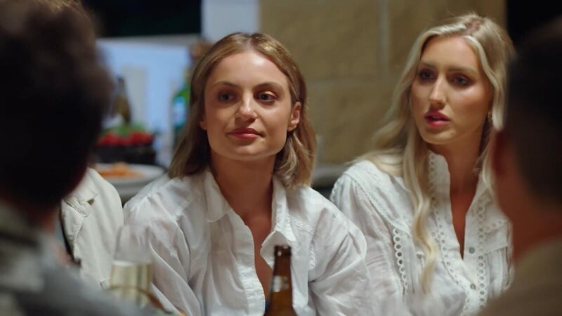 Domenica (l.); Sam (r.) – Bild: 2022 Endemol Shine Australia © 2022 Nine Network Australia Lizenzbild frei