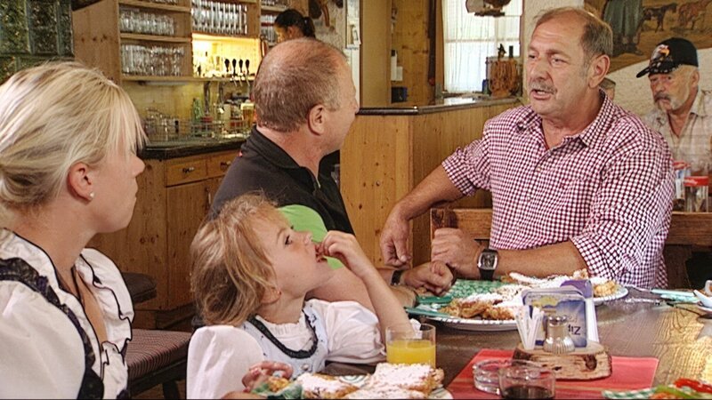 Harry Prünster auf der Hochsteinalm in Traunkrichen. – Bild: ORF