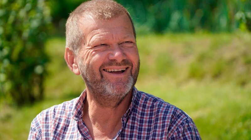 Josef Epp, alleinerziehender Vater und Klinikseelsorger. – Bild: BR/​Wolfgang Seif