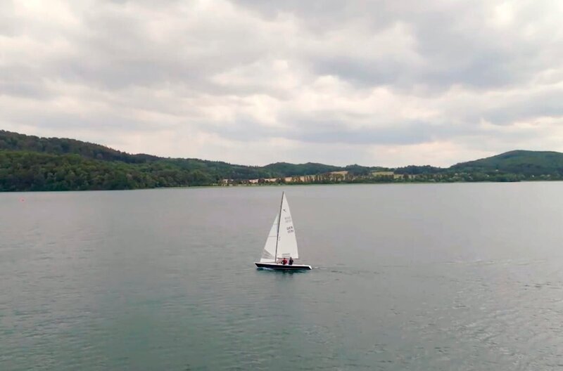 Segeln auf dem Laacher See. – Bild: SWR