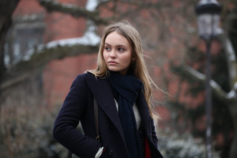 Ève (Lily-Rose Depp). – Bild: Wild Bunch