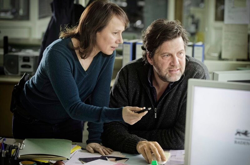 Franziska Tobler (Eva Löbau) und Friedemann Berg (Hans-Jochen Wagner) müssen ihre sehr unterschiedlichen Haltungen zu ihrem aktuellen Fall überprüfen. – Bild: HR/​SWR/​Benoît Linder