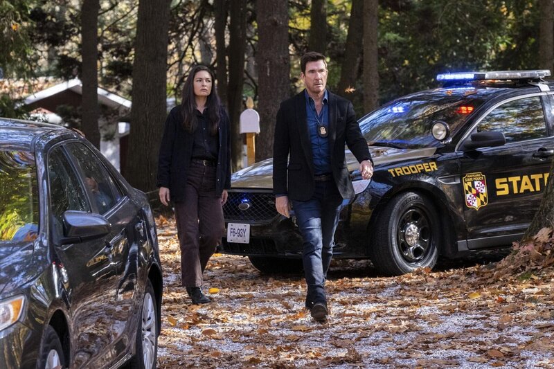 Kristin Gaines (Alexa Davalos, l.); Remy Scott (Dylan McDermott, r.) – Bild: CBS Broadcasting Inc.