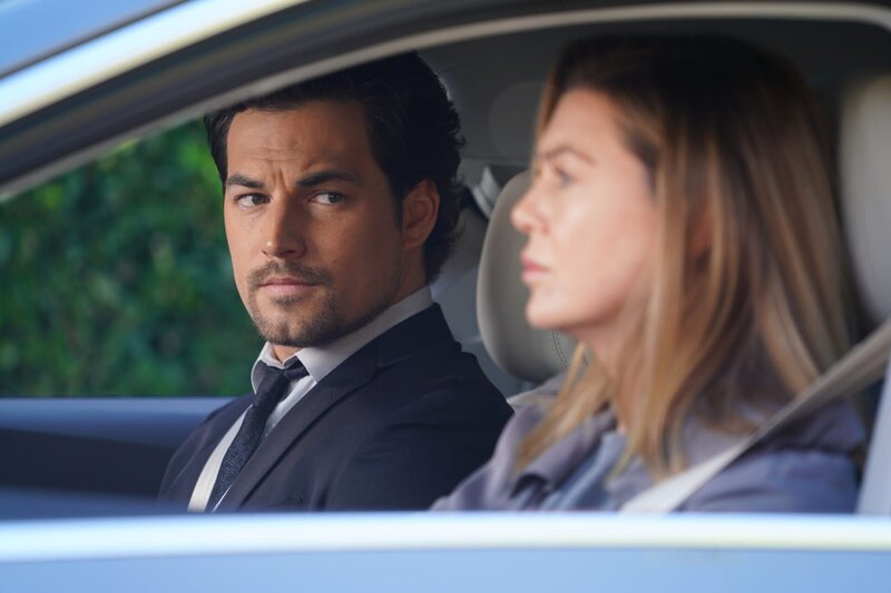 Dr. Andrew DeLuca (Giacomo Gianniotti, l.); Dr. Meredith Grey (Ellen Pompeo, r.) – Bild: American Broadcasting Companies, Inc.