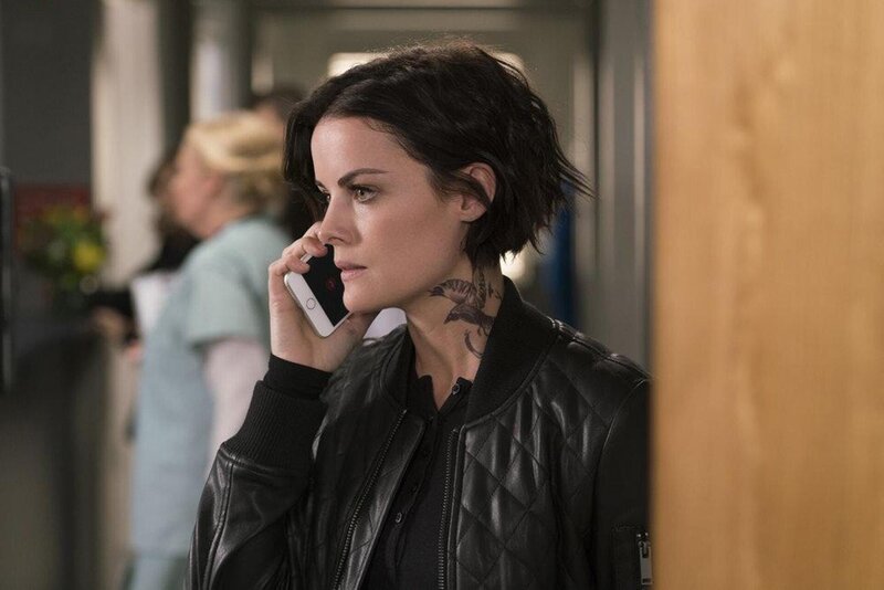 Jaimie Alexander (Jane Doe). – Bild: PLURIMEDIA (Berlanti Productions, Quinn’s House, Warner Bros. Television)
