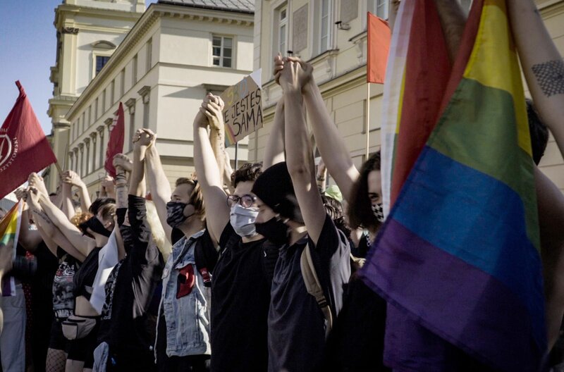 LGBT-Demo in Warschau, Polen – Bild: Clemens Barth/​BASIS BERLIN Filmproduktion