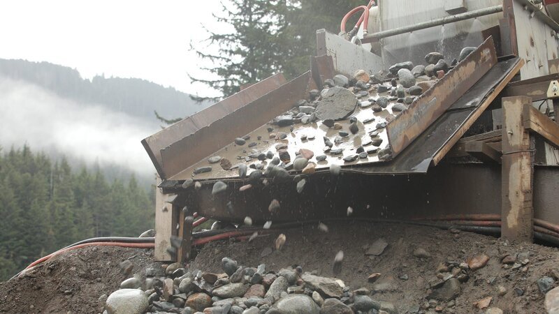Rocks going through washplant. – Bild: Discovery Communications Rocks going through washplant. – Bild: Discovery Communications