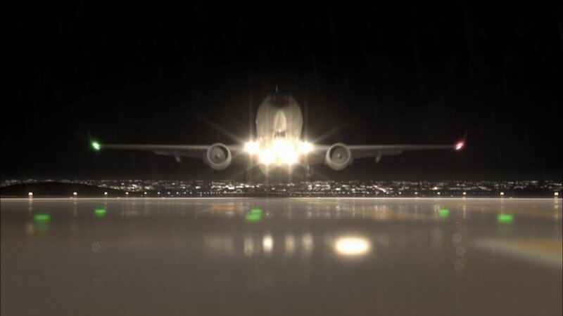 Ethiopean Airlines Flug 409 hebt mit 82 Passagieren und 7 Besatzungsmitgliedern an Bord von der Startbahn ab. Die Boeing 737⁠–⁠8AS befindet sich auf einem Nachtflug von Beirut nach Addis Abeba, Äthiopien. Es regnet stark, und in der Nähe bilden sich Gewitter. – Bild: NGC /​ Cineflix /​ NGC /​ 2012 Cineflix