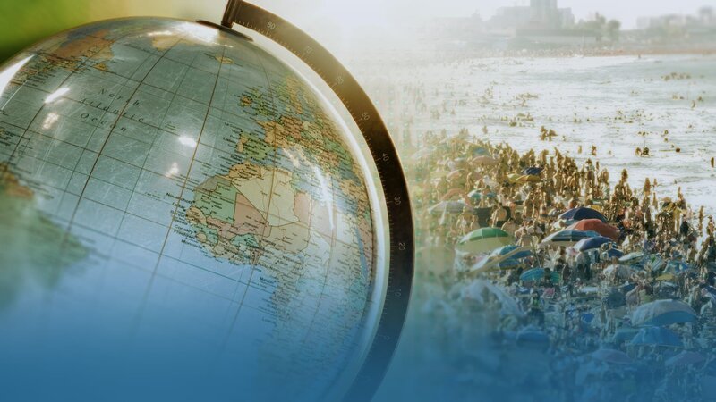Mit Millionen Menschen reisen wir um die Welt, erobern die schönsten Plätze der Erde. Traumhafte Strände, romantische Städte, exotische Orte. Doch die Lieblingsreiseziele werden von uns Touristen geradezu überrannt. – Bild: Wolfgang Morell /​ ZDF und Wolfgang Morell
