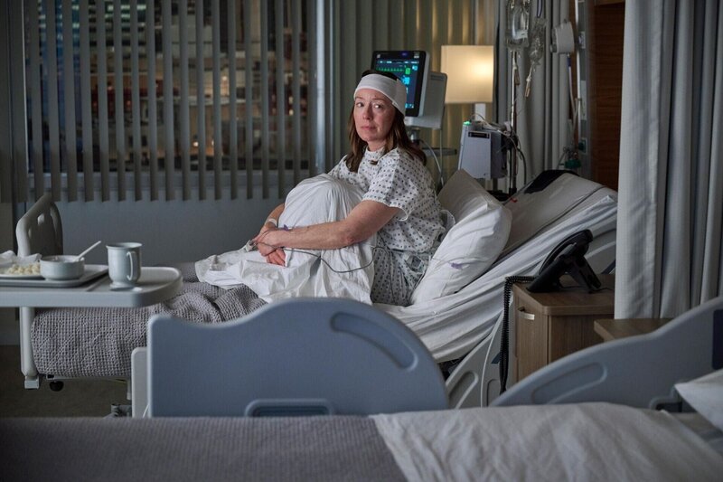 Dr. Amy Larsen (Molly Parker)   +++ Die Verwendung des sendungsbezogenen Materials ist nur mit dem Hinweis und Verlinkung auf RTL+ gestattet. +++ – Bild: RTL /​ 2025 Sony Pictures Entertainment. All Rights Reserved.
