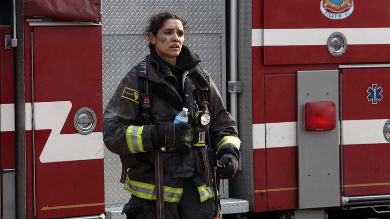 Erschöpft: Kara Killmer als Sylvie Brett – Bild: SRF/​NBC Universal