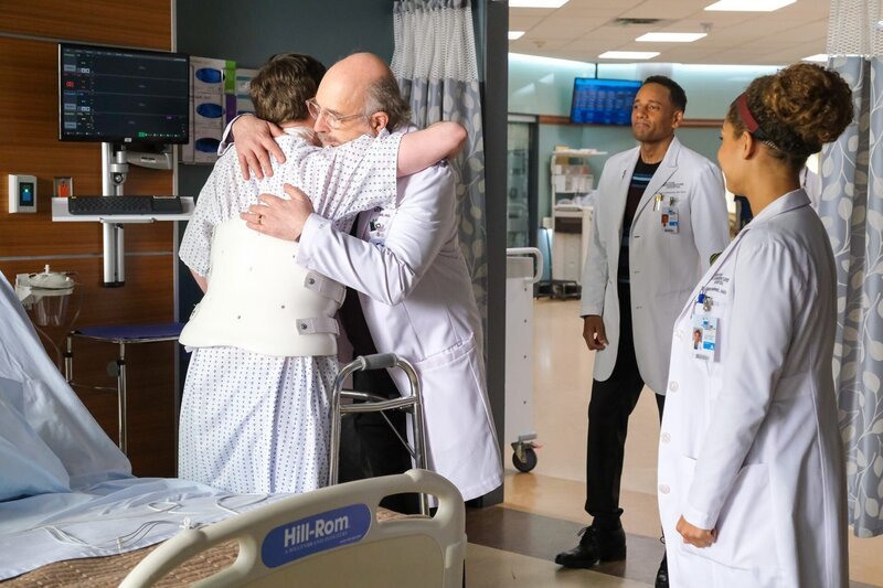 (v.li.): Michael Taylor (Jeff Williams), Richard Schiff (Dr. Aaron Glassman), Hill Harper (Dr. Marcus Andrews), Antonia Thomas (Dr. Claire Browne). – Bild: ORF/​Sony Pictures/​ABC/​Jeff Weddell