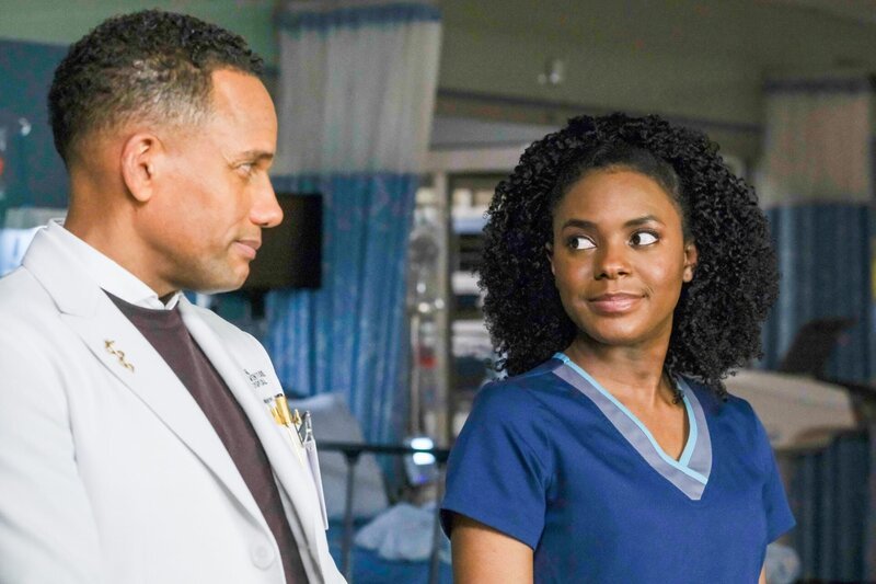 Hill Harper (Dr. Marcus Andrews), Summer Brown (Dr. Olivia Jackson). – Bild: ORF/​Sony Pictures/​ABC/​Jeff Weddell
