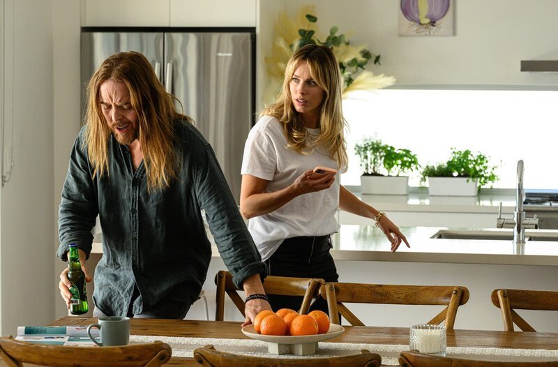 l-r: Lucky Flynn (Tim Minchin), Suzie (Ella Scott Lynch) – Bild: WDR/​2022 Lingo Pictures Pty Ltd/​Foxtel Management Pty Ltd