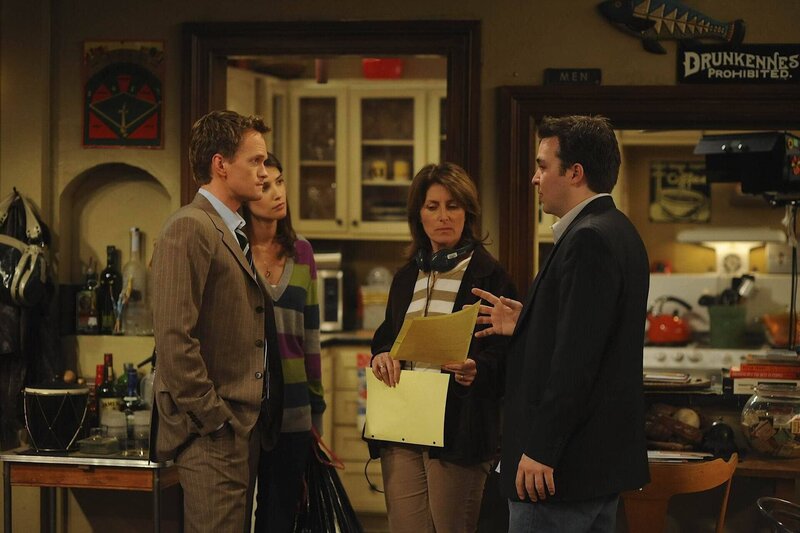 L-R: Barney (Neil Patrick Harris), Robin (Cobie Smulders), Pamela Fryman – Bild: 20th Century Fox International Television Lizenzbild frei