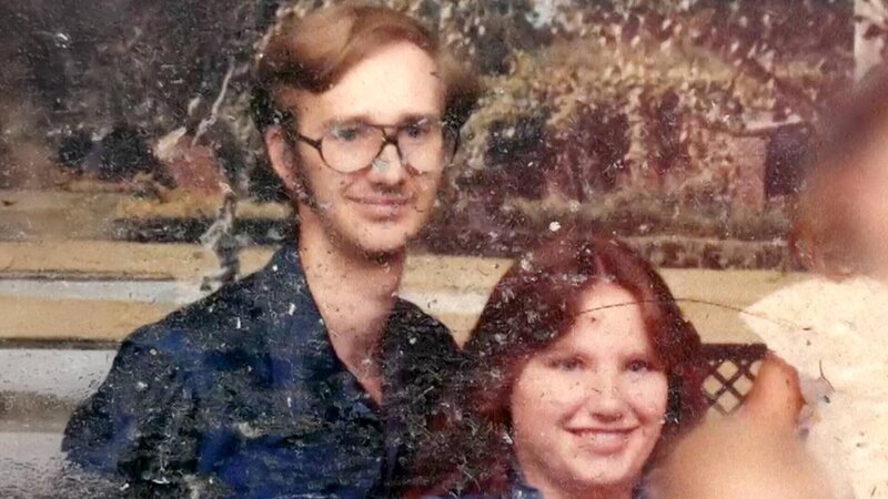 Carol Murphy , r. – Bild: Crime + Investigation /​ A+E Global Media