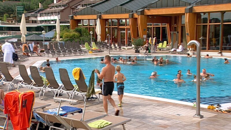 Therme Loipersdorf. – Bild: ORF
