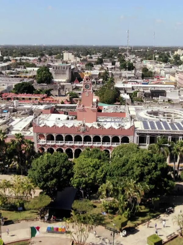 Ramy Romany investigates an underwater grave believed to be guarded by a Mayan serpent deity. – Bild: Discovery Channel