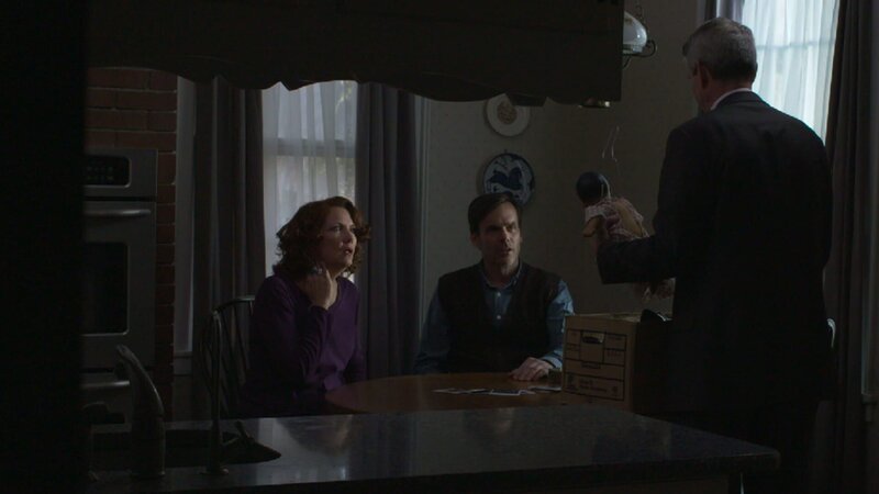 Swiski interrogates the teacher and his wife. – Bild: Discovery Communications