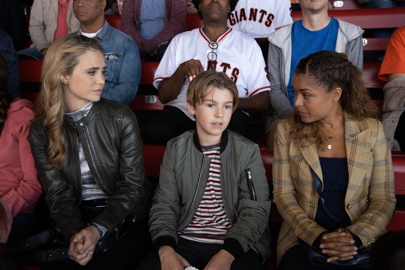 L-R: Dr. Morgan Reznick (Fiona Gubelmann), Charlie (Kiefer O’Reilly) and Dr. Claire Browne (Antonia Thomas) – Bild: Isoliert /​ Jack Rowand/​ABC/​Sony Pictures Te /​ American Broadcasting Companies