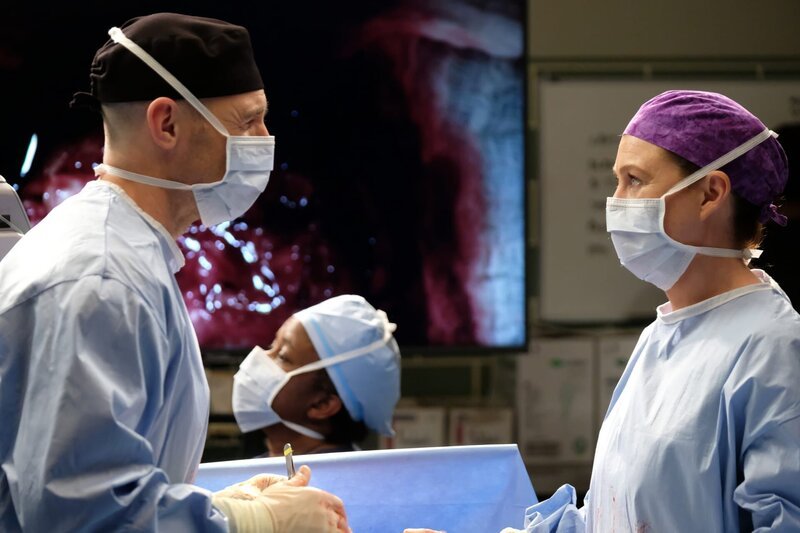Dr. Cormac Hayes (Richard Flood, l.); Dr. Meredith Grey (Ellen Pompeo, r.) – Bild: American Broadcasting Companies, Inc.
