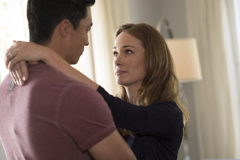 (v.l.n.r.) Matthew (Daniel Henney); Kristy (Kelly Frye) – Bild: CBS Broadcasting, Inc.