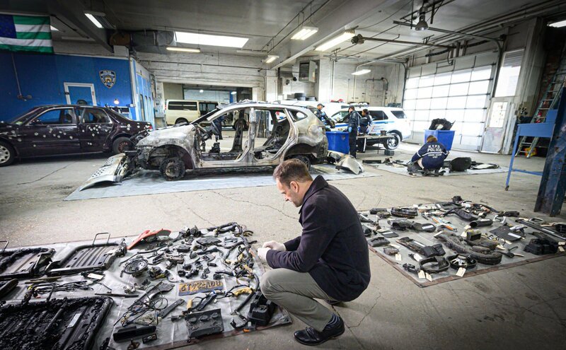 Sherlock Holmes (Jonny Lee Miller) – Bild: 2018 CBS Broadcasting, Inc. All Rights Reserved /​ Jeff Neira Lizenzbild frei