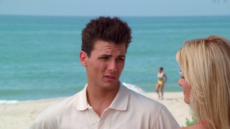 Hobie Buchannon (Jeremy Jackson, l.); Neely Capshaw (Jennifer Campbell, r.) – Bild: The Baywatch Production Company