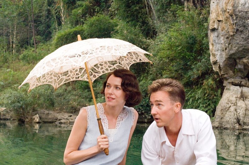 Kitty (Naomi Watts, l.) und der Bakteriologe Dr. Walter Fane (Edward Norton, r.) – Bild: ATV II